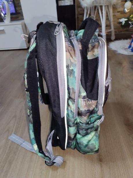 Chlapecký školní batoh topgal ve skvělém stavu,