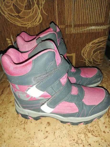 Boty zimní dívčí vel. 35, zn. bugga., 35