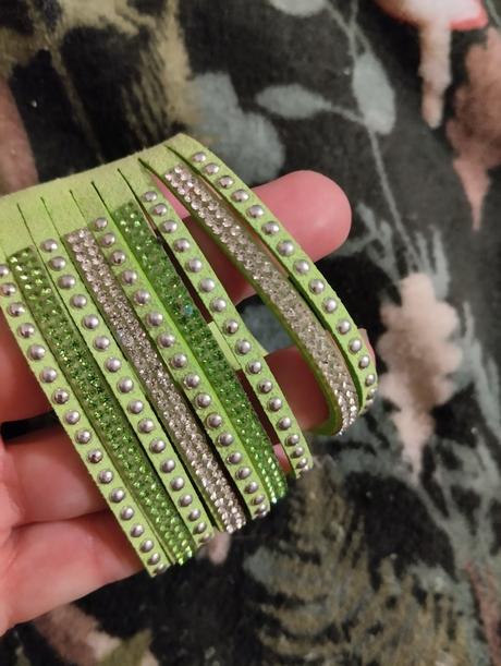 Semišové náramky, 