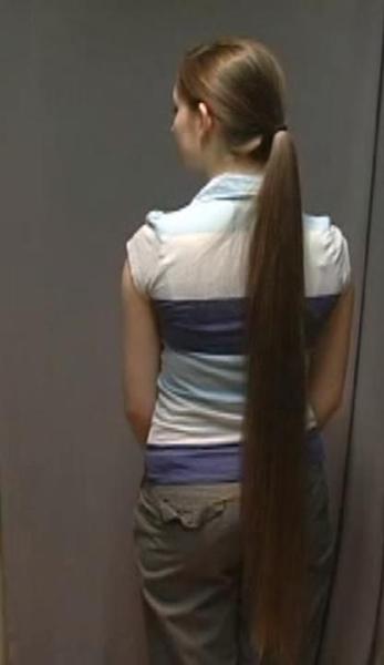 Dlhé vlasy, lámavé konce, čo s tým? Stríhať?