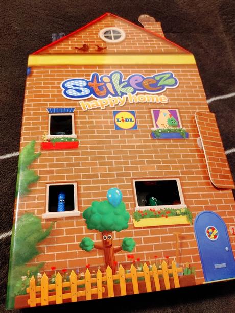 Stikeez, 