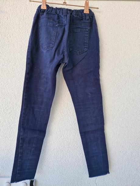 Slim džíny, 134