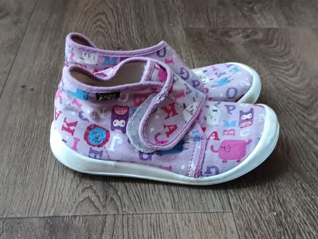 1x dívčí bačkorky fare, 1x crocsy, vel.27, fare,27