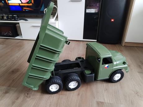 Armádní tatra 73 cm,