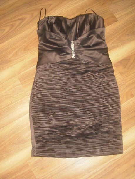 Dámské společenské šaty, 38