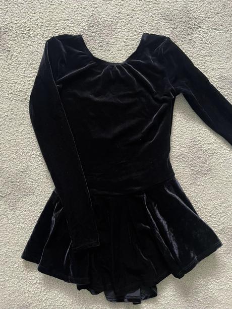 Šaty na krasobruslení, krasošaty, vel.143/150, decathlon,146