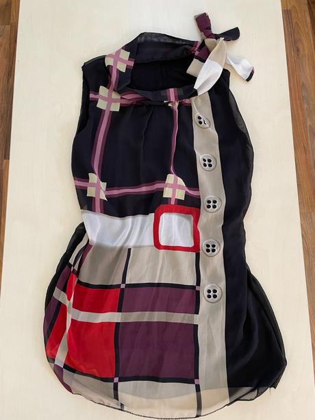 Top s knoflíky, vel 2 cca s a méně, italy, s