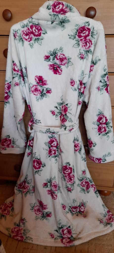 Květovaný dlouhý župan secret, primark