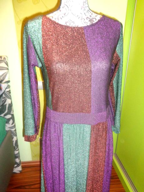 Luxusní pružné lesklé šaty, l