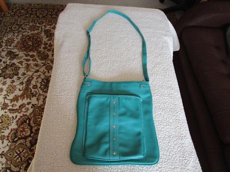 Pěkná zelená kabelka, velikostně upravitelný trak,
