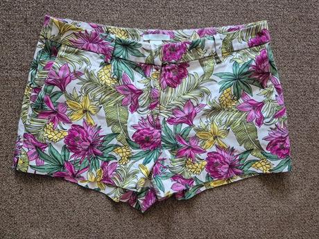 Dámské kraťasy h&m vel. 38, h&m,38