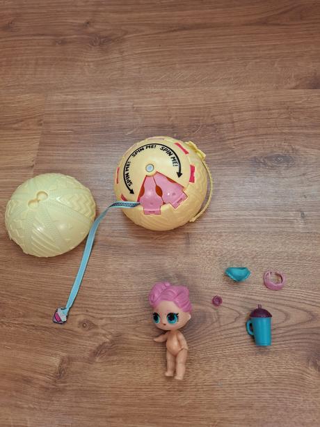 Panenka lol surprise s příslušenstvím, 
