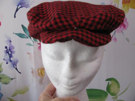 Karneval - čepice vandrovník, čeledín a pod.,