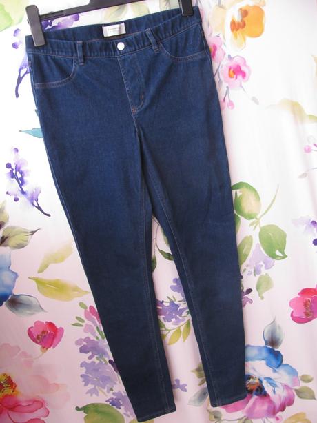 Přiléhavé strečové modré džíny essentials, tchibo,38