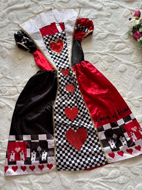 An28/ delux srdcová královna z alenky říše -v.116,