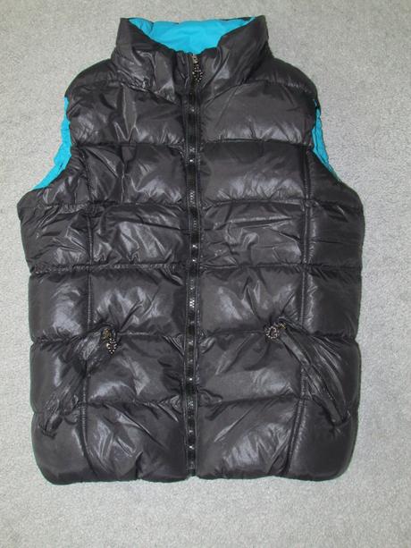 Černá  zateplená vesta, 158