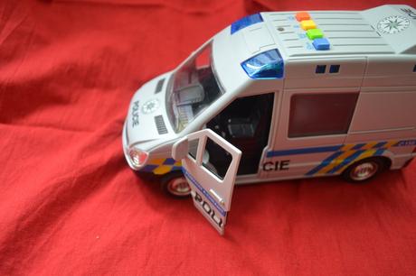 Sanitka,houká,troubí, 