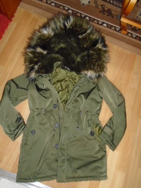 Luxusní zimní bunda s maxi kapucí s kožešinou s/m, m