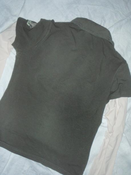 Krásné značkové khaki tričko s límečkem, 164