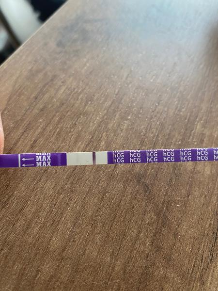 Zpožděná menstruace a pozitivní test: Jaká je příčina?