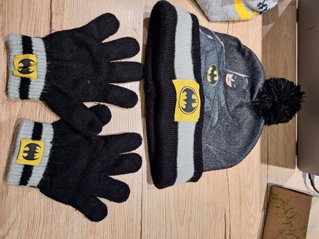 Chlapecká čepice a rukavice značky batman, 56