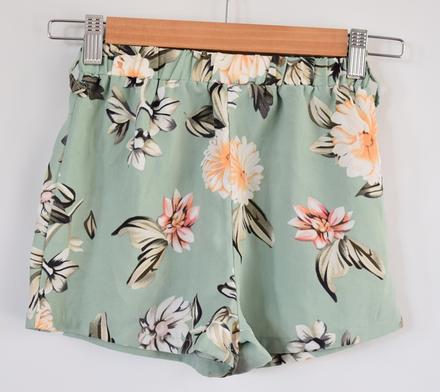 Kraťasy vel. 130, 128