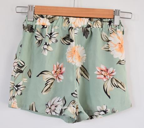 Kraťasy vel. 130, 128