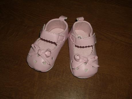 Capáčky 6-12m stélka 11cm nové, 