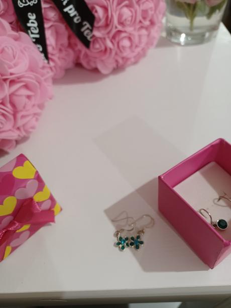 2krát stříbrné náušnice, 