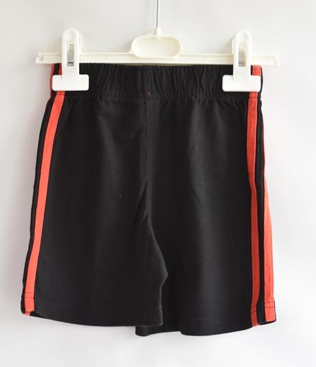 Kraťasy vel. 3 roky, 98