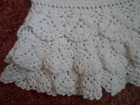 Bílá krajková háčkovaná sukně sukýnka, 104