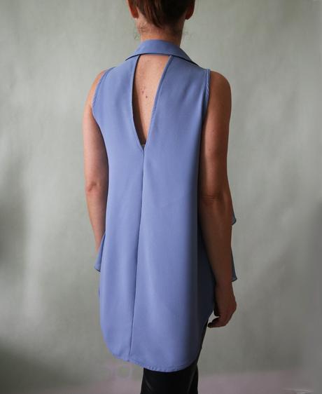 Bleděmodrá halenka bez rukávů rinascimento vel.40, l