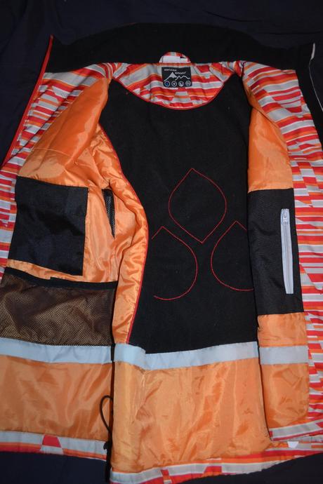 Moderní zimní set na snowboard nebo lyže,164-xs, 164