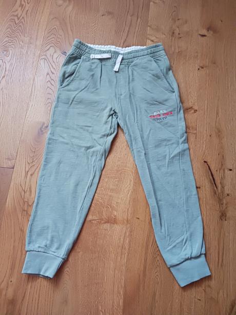 Reserved tepláky č.146 top stav, reserved,146