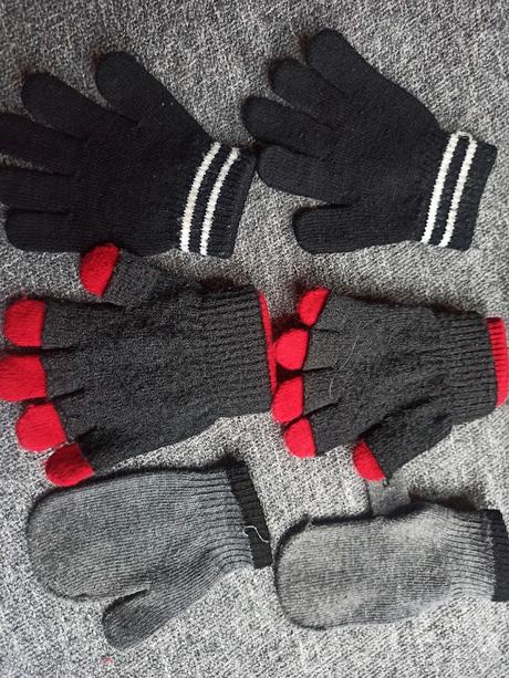 Čepice a rukavice, 122