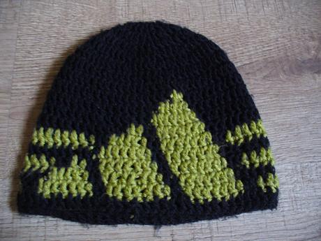 Čepice háčkovaná s motivem adidas vel. 110, 110