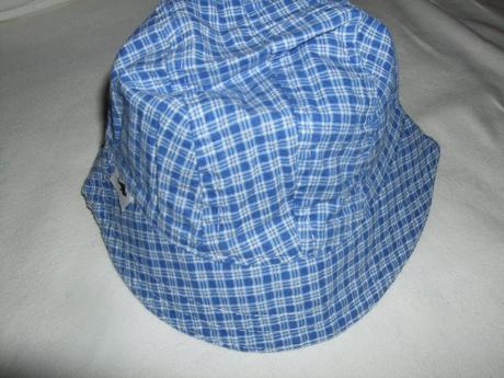 Modro-biely károvaný klobúčik obvod hl. 48 cm, rada,74
