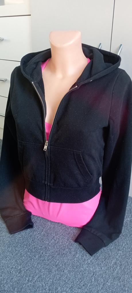 Mikina crop-top zn."fb sister" vel."xs" i větší, xs