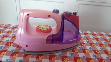 Dětské žehlící prkno se žehličkou,