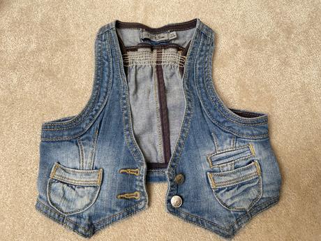 Džínová vesta, 104