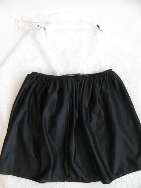 Kostým - sukně se zástěrkou, pokojská apod.,