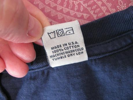 Tmavě modré tričko značky sporty & rich/unisex, s
