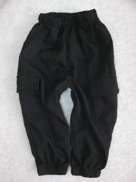 Černé pružné kalhoty, kapsáče, v pase do gumy, 86