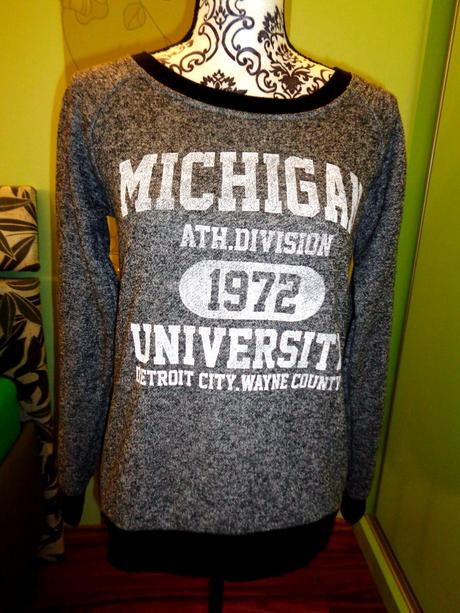 Pěkná černobílá melírovaná mikina, just play,s