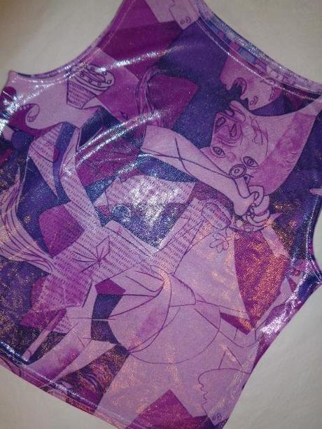 Luxusní fialový lesklý top alá kůže - postavy, 170