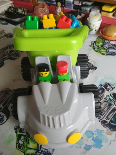 Plastové auto, 