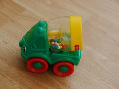 Auticko s chrasticimi kulickami-fischer price,