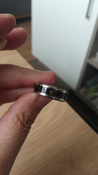 Prstýnek a měří teplotu 😆. Co vy na to holky?