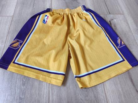 Kraťasy žluté, 152