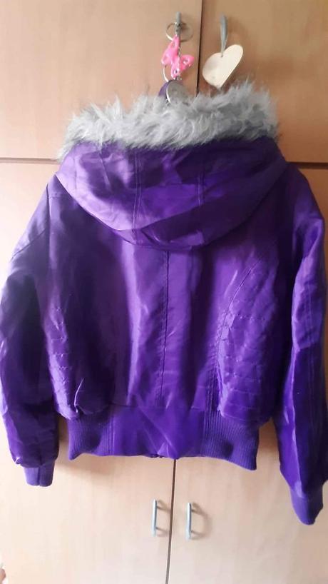 Zimní bunda s kapucí, l